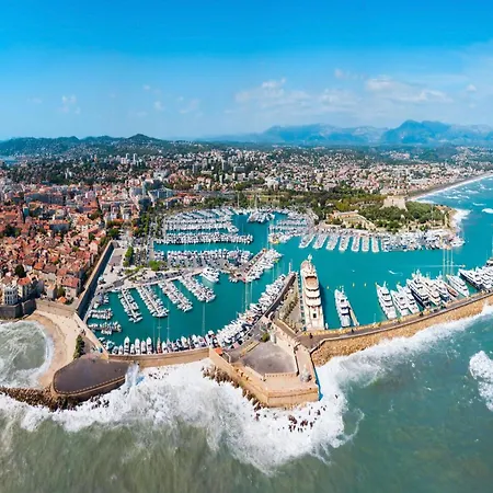 Cap D'antibes - Close To The Βίλα