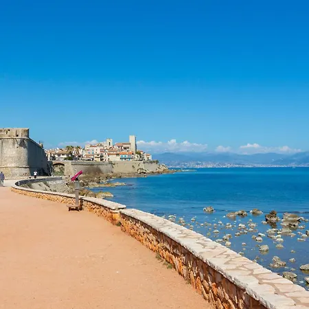 Cap D'antibes - Close To The Βίλα