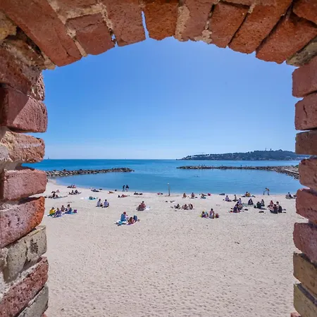 Cap D'antibes - Close To The Βίλα *