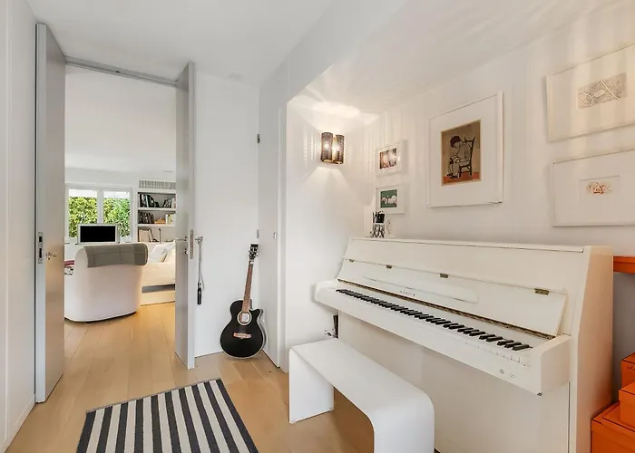 Cap D'antibes - Close To The * Αντίμπ